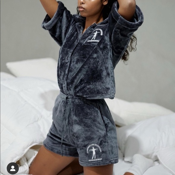 Sisters and Seekers “inky” sleep set - Picture 1 of 6